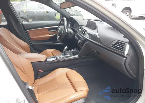 2017 BMW 330I z USA, uszkodzony, nr VIN WBA8B9C55HK675705